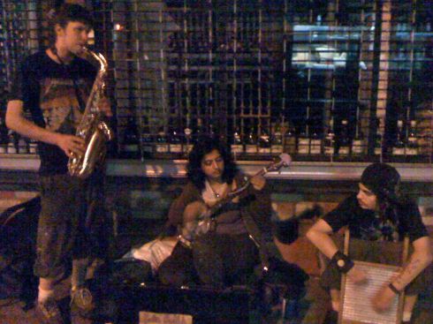 sidewalk musicians